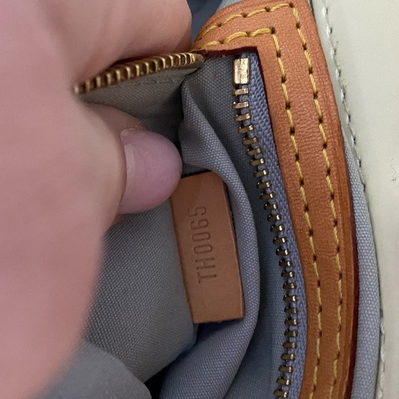 Louis Vuitton Pearl Reade Vernis bag - Picture 3 of 11